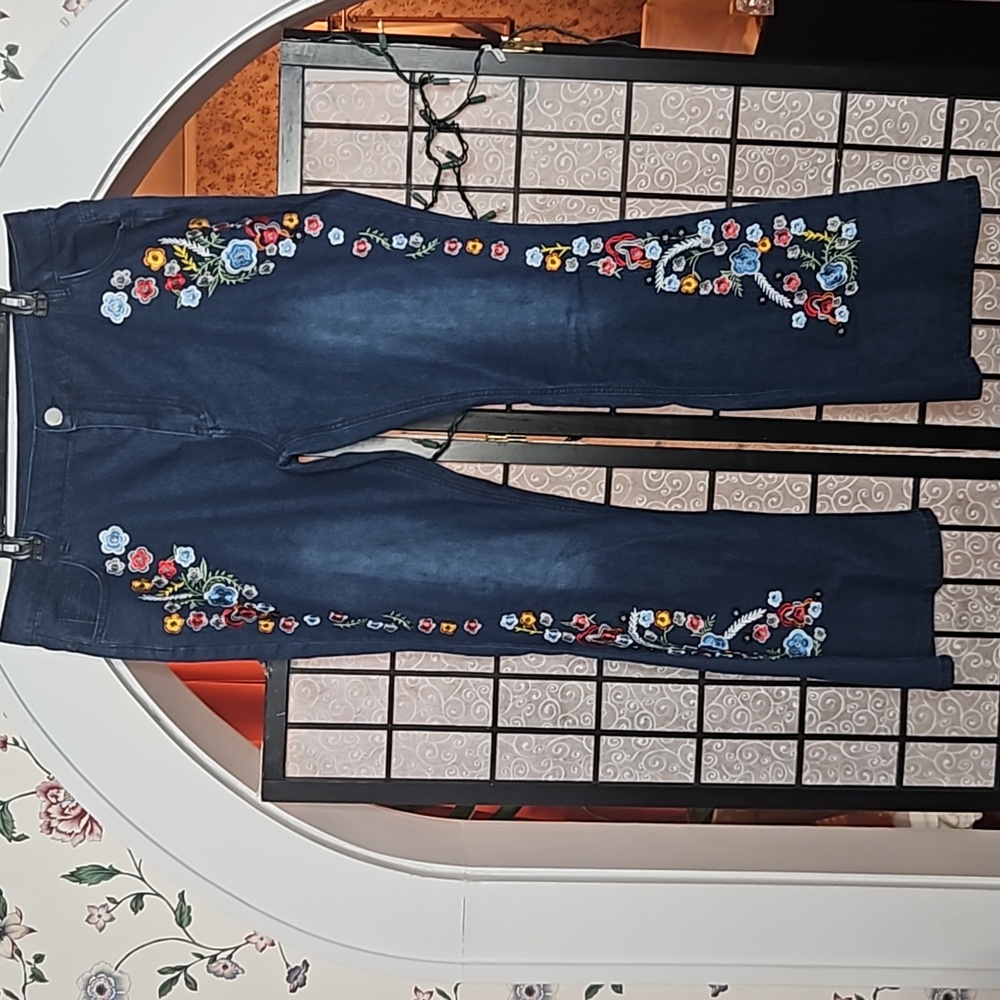 Jeans embroidery unbranded  NEW size 2x hip hugger